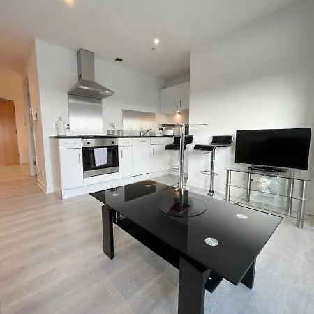 Executive 10th Floor Studio Flat * Glasgow