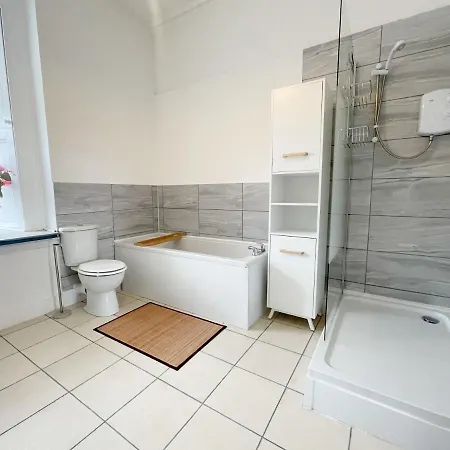 Spacious 3 Bedroom Victorian Flat Centre * Glasgow