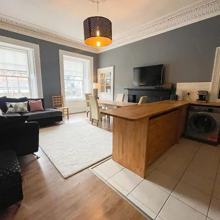 Apartment Spacious 3 Bedroom Victorian Flat Centre Glasgow