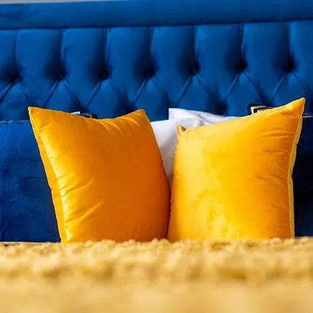 Apartment Ultra Lavish Sleeps 4 Guest Comfy, Netflix, 1 X Double Bed , 2 X Single Beds