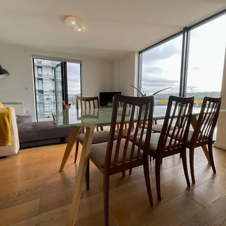River Clyde View With Terrace & Parking Glasgow