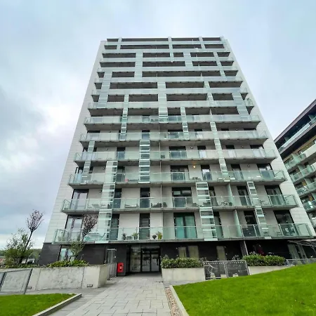 River Clyde View With Terrace & Parking Apartment Glasgow