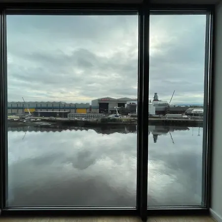 River Clyde View With Terrace & Parking Apartment *