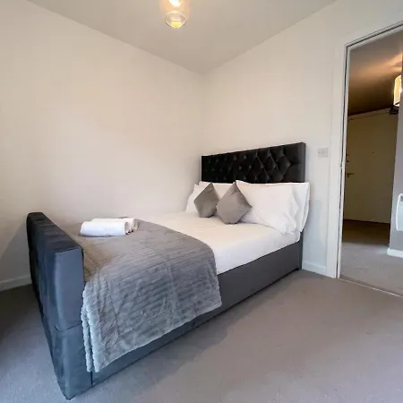 River Clyde View With Terrace & Parking *