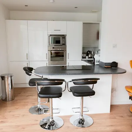 Pass The Keys Stylish 2bed Unit * Glasgow