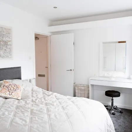 Pass The Keys Stylish 2bed Unit