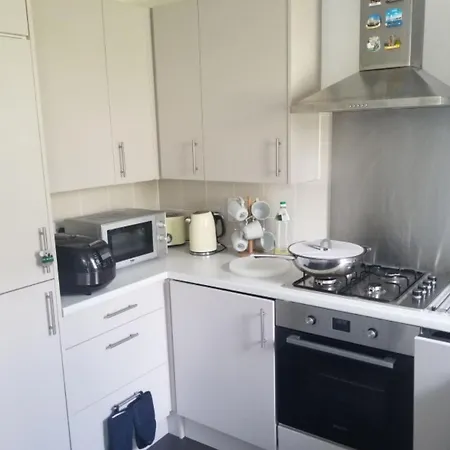 Konukevi Cheerful 3 Bedroom Townhouse For Cop26 *