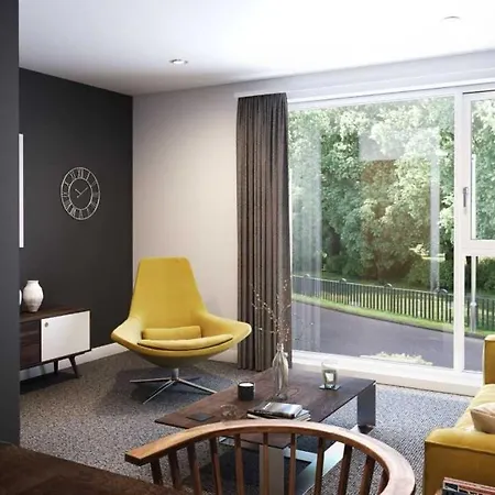 Cheerful 3 Bedroom Townhouse For Cop26 Konukevi *