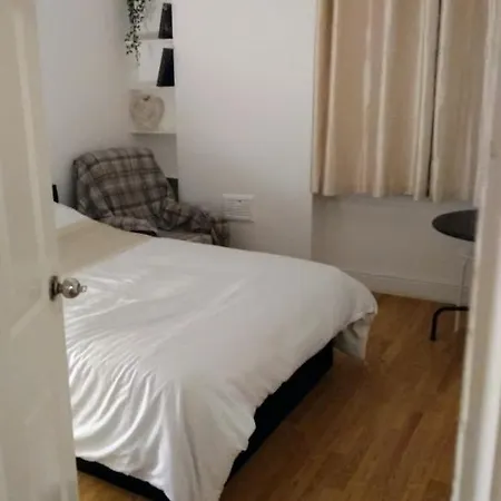 Bed & Breakfast Citybnbs At Cessnock Subway&Sechydro Glasgow