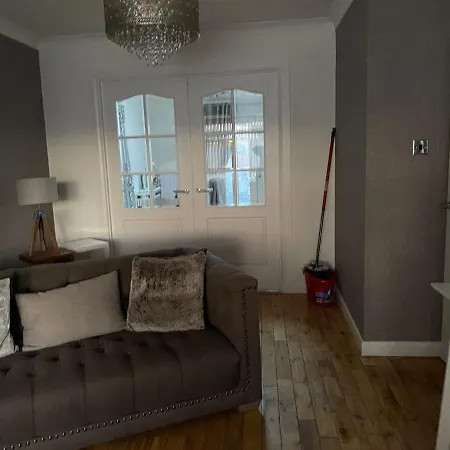 Entire 4 Bedroom House For Rent Through Cop 26 Glasgow