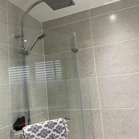 Entire 4 Bedroom House For Rent Through Cop 26 Villa Glasgow