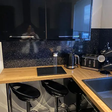 Entire 4 Bedroom House For Rent Through Cop 26