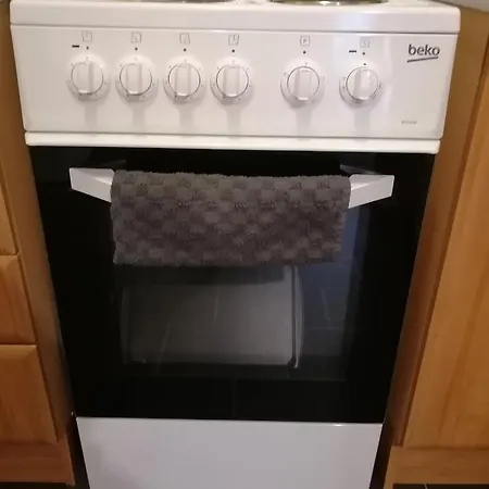 1 Bedroom In Centre *