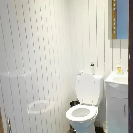 Houseshare Double Bedroom Near Centre Near West End Pensjonat *