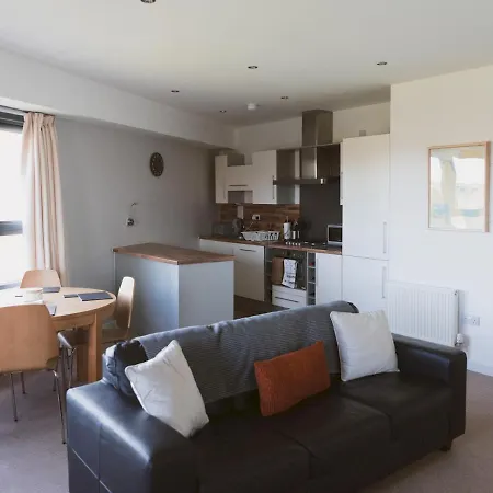Pass The Keys Lovely 2-bed Flat Harbour Free Parking Apartment Glasgow