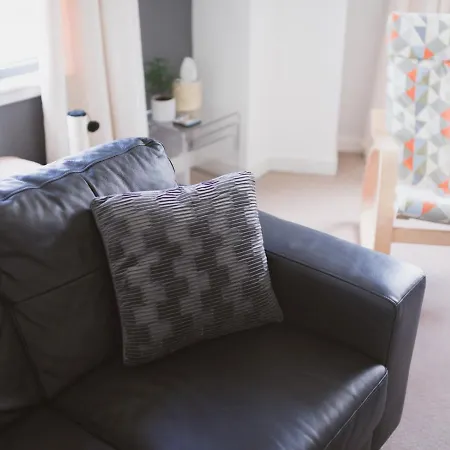 Pass The Keys Lovely 2-bed Flat Harbour Free Parking