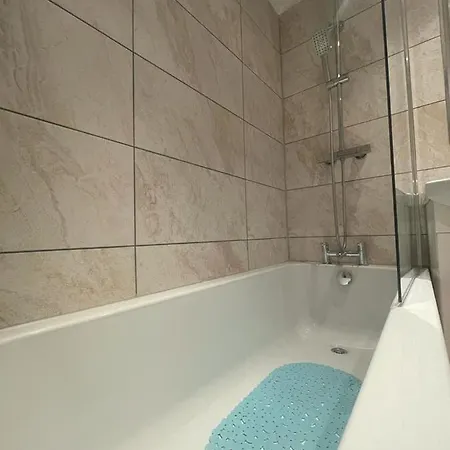 Apartment Private Apartment In Glasgow For 1-8Ppl *
