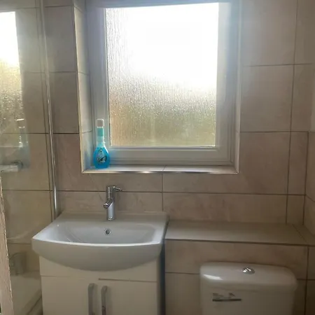 Private Apartment In Glasgow For 1-8Ppl *