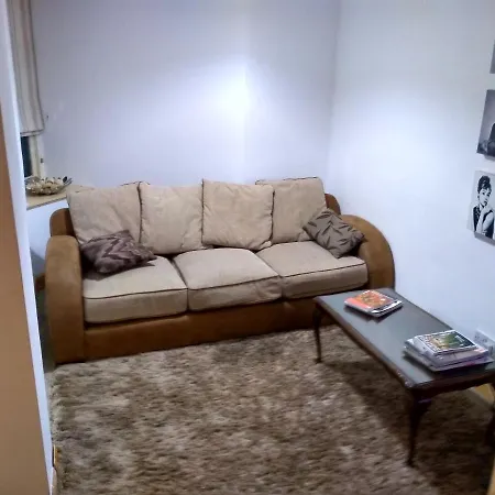Bed & Breakfast Citybnbs At Cessnock Subway&Sechydro Glasgow