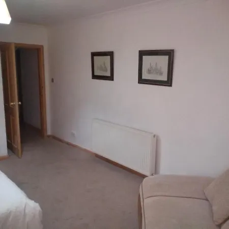 Citybnbs At Cessnock Subway&Sechydro Bed & Breakfast Glasgow