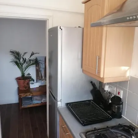 Citybnbs At Cessnock Subway&Sechydro Bed & Breakfast Glasgow