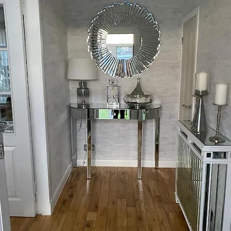 Villa Entire 4 Bedroom House For Rent Through Cop 26 *