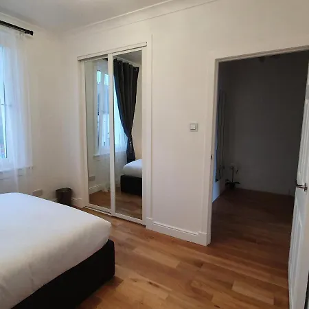 Comfortable And Modern 3 Bedroom Mid Terraced Apartment