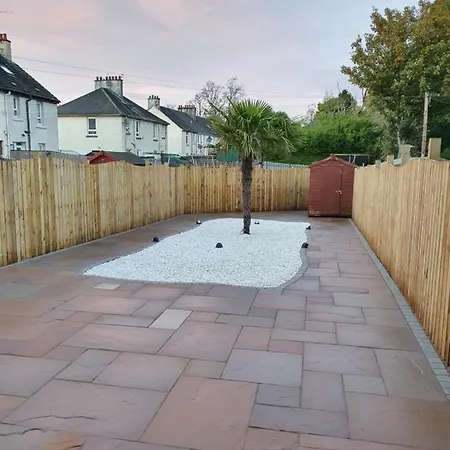 Comfortable And Modern 3 Bedroom Mid Terraced Appartement