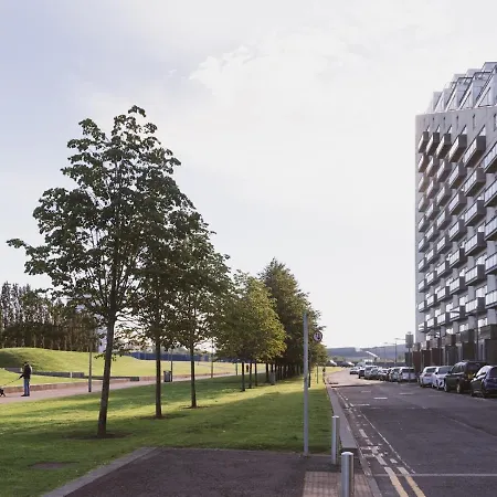 Pass The Keys Lovely 2-bed Flat Harbour Free Parking Apartment *