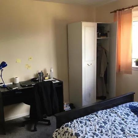 Cosy Double Bedroom In Centre * גלאזגו