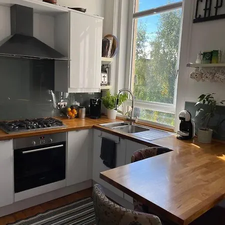 Traditional Close To Centre & Hampden Apartment Glasgow