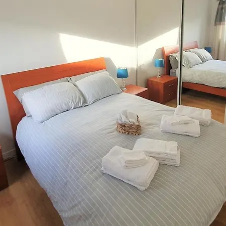 Modern One Bedroom Apt - City Centre & Freeparking Apartment *