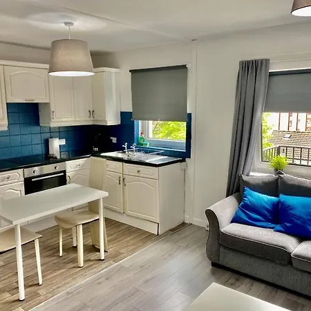 Apartment Chic Flat With Balcony Close To Merchant *