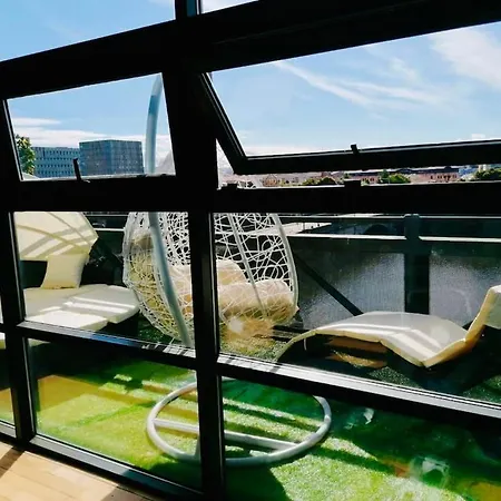 Centre G1 Penthouse With Riverviews - Duplex Apartment