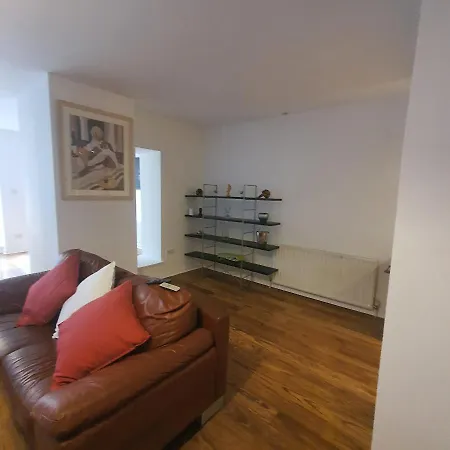 Modern Apt @tramway Theatre Apartment Glasgow