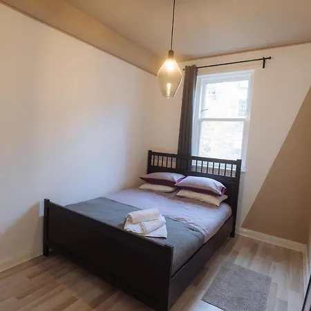 Bright Modern 2-bed Serviced In Heart Of West End Sse Hydro Botanic Gardens Appartement