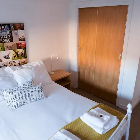 Pass The Keys 2-Bed Merchant City Glasgow G1 *