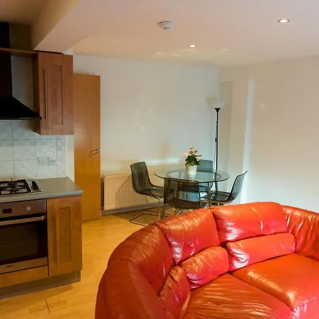 Apartment Pass The Keys 2-Bed Merchant City Glasgow G1