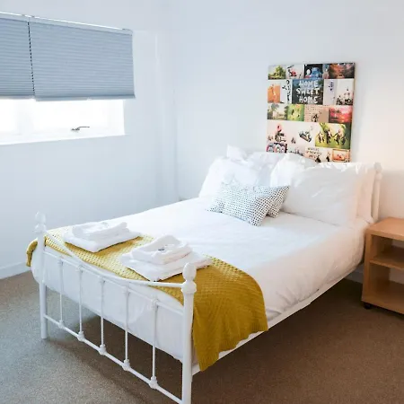 Pass The Keys 2-Bed Merchant City Glasgow G1 Apartment
