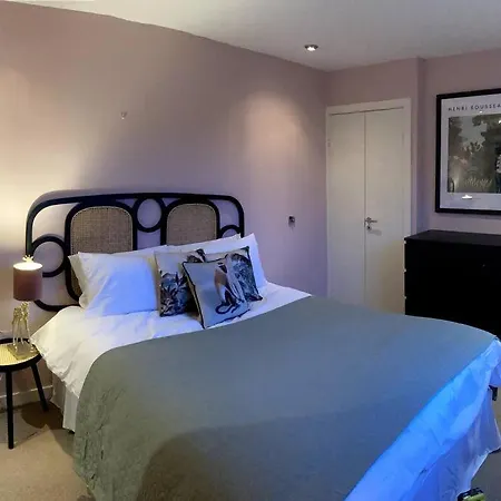 Apartment Stylish 2 Bed Accessible Flat Perfect Location *