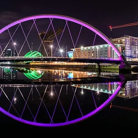 Centre G1 Penthouse With Riverviews - Duplex - 4 Bedrooms, 3 Bathrooms, Kitchen, 1 Living Room, 1 Dining Room, 2 Terraces, Parking, Floor, 2050 Sq Ft, Merchant Glasgow