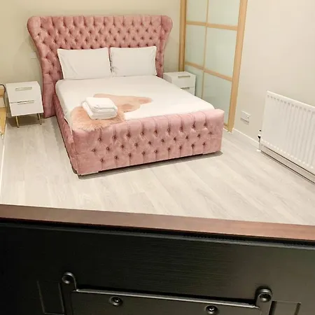 Lejlighed Centre G1 Penthouse With Riverviews - Duplex - 4 Bedrooms, 3 Bathrooms, Kitchen, 1 Living Room, 1 Dining Room, 2 Terraces, Parking, Floor, 2050 Sq Ft, Merchant Glasgow