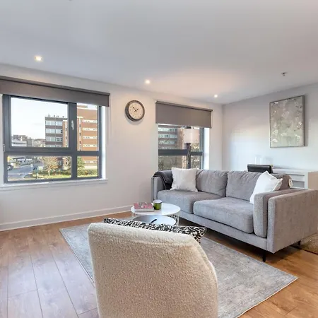 Apartment Executive 7 *