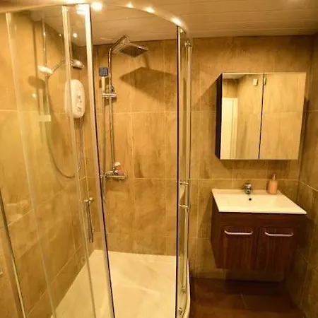 Apartament Lavish Modern 1 Bedroom Apt Close To Centre