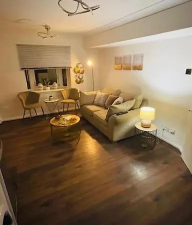 Apartament Lavish Modern 1 Bedroom Apt Close To Centre *