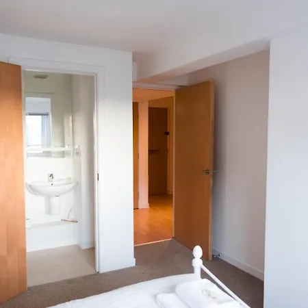 Pass The Keys 2-Bed Merchant City Glasgow G1 Apartment Glasgow