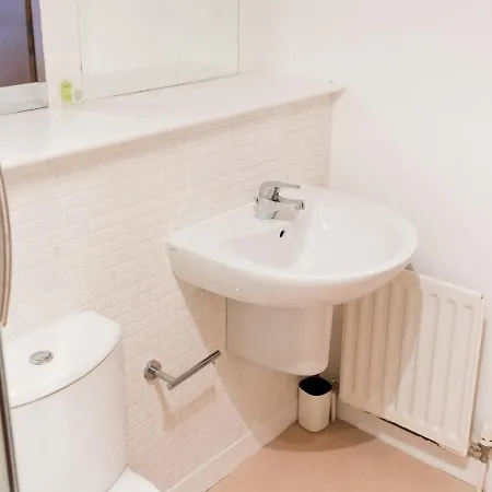 Pass The Keys 2-Bed Merchant City Glasgow G1 Glasgow