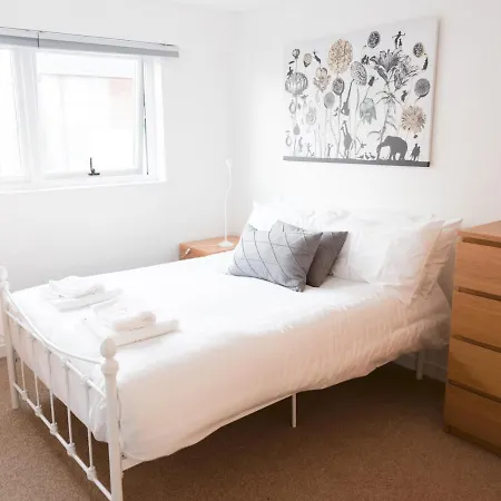 Apartment Pass The Keys 2-Bed Merchant City Glasgow G1