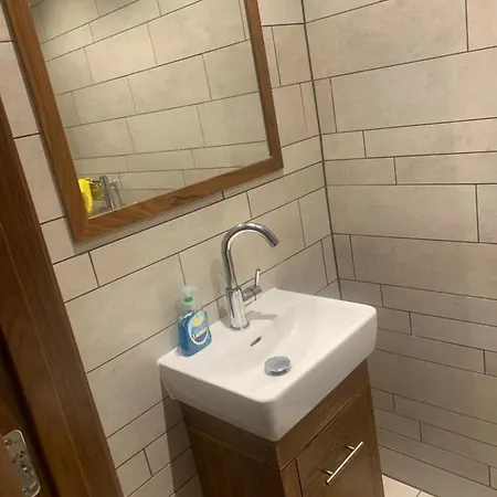 7 Bath Street *