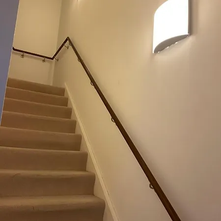 7 Bath Street *